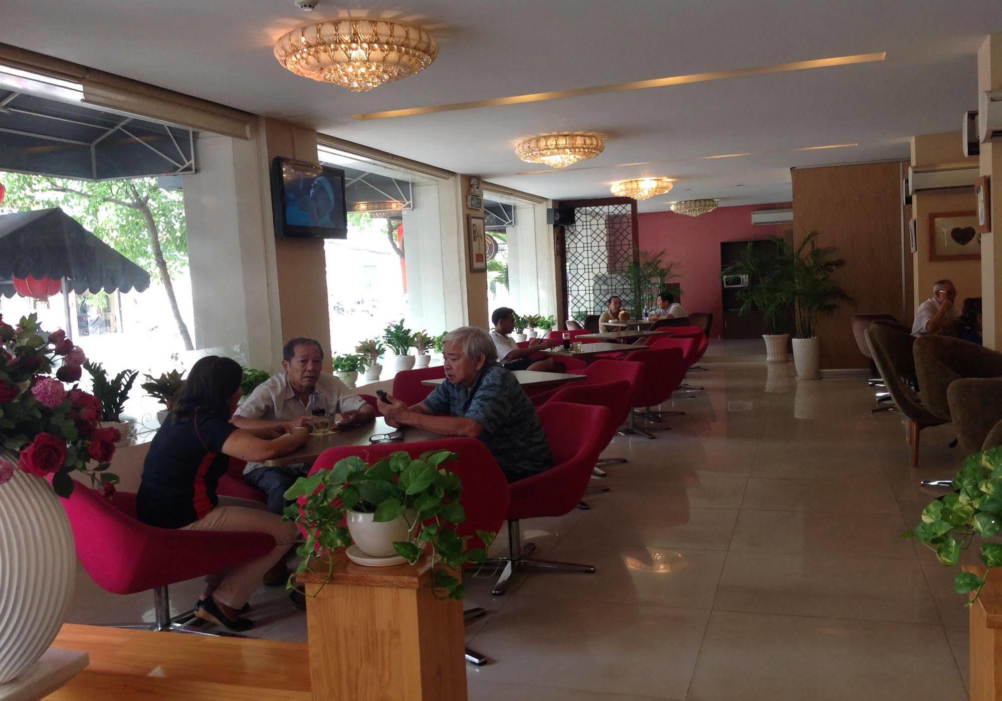 Dong Khanh Hotel Hô Chi Minh-Ville Extérieur photo