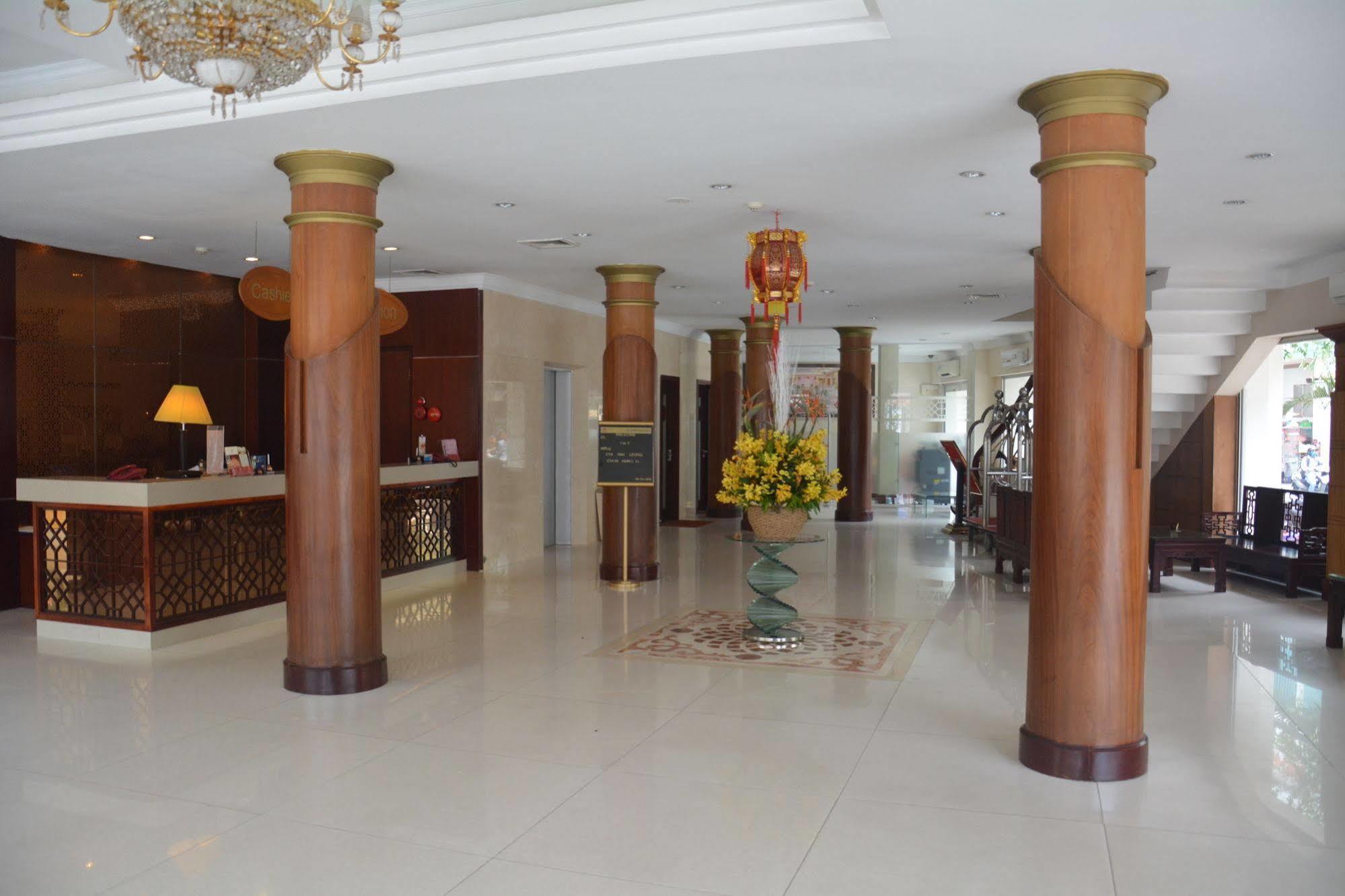 Dong Khanh Hotel Hô Chi Minh-Ville Extérieur photo
